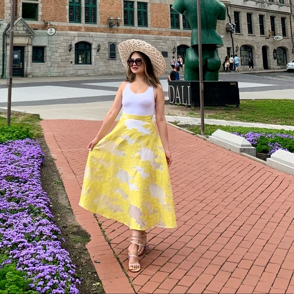 ⭐️🌟Host Pick🌟⭐️Satin skirt - Picture 3 of 3